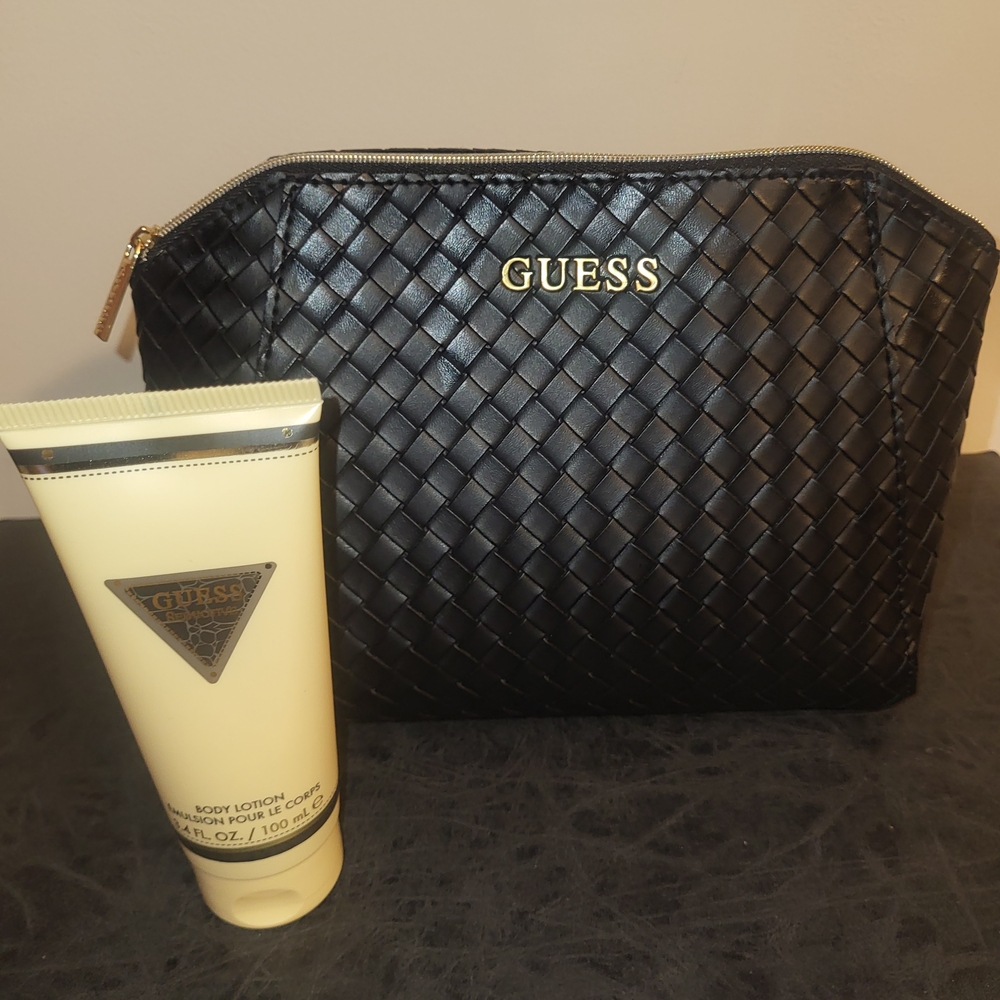 GUESS Black Woven Bag with Cream Lotion